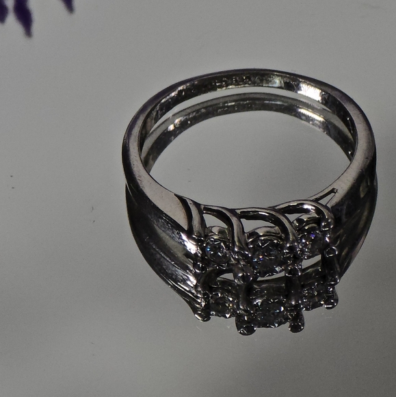 DIAMOND 3 stones ,Sterling Silver Ring - Picture 8 of 12